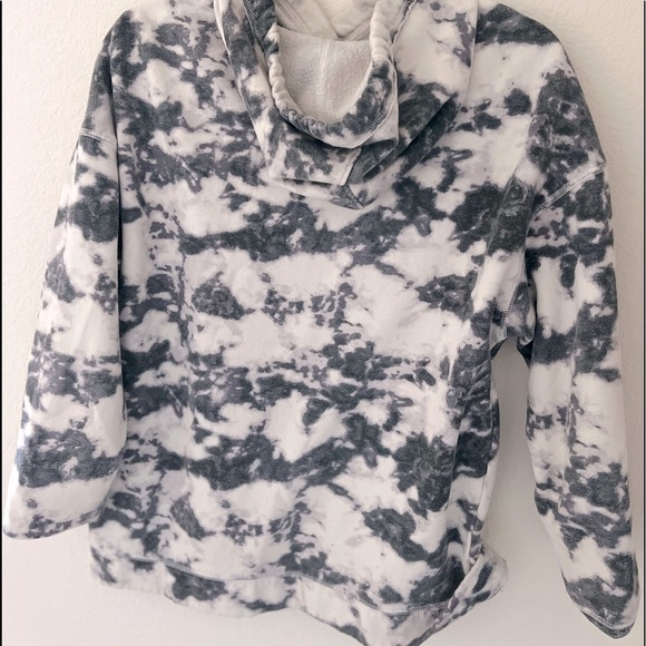 Tie Dye sweatshirt - Picture 2 of 2